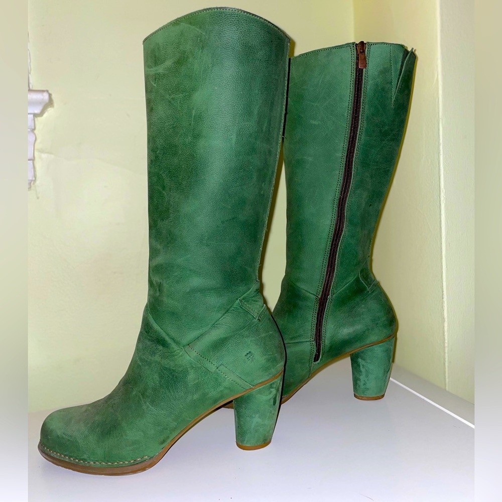Green El Naturalista tall heeled boots, size 11, 42EU, in great condition